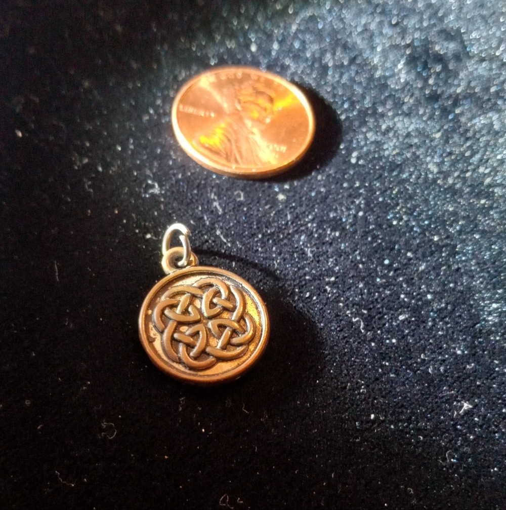 Pendant - Picture 2 of 3